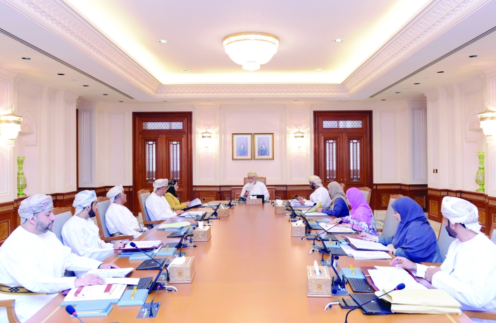 مكتب مجلس الدولة يناقش دراسة «تحديات المؤسسات الصغيرة والمتوسطة»