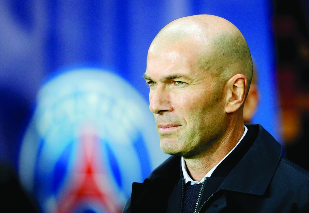 باريس سان جرمان يقترب من التعاقد مع زيدان