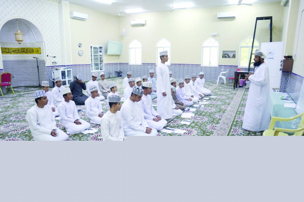 ملتقيات صيفية بنزوى بمشاركة أكثر من 5000 طالب وطالبة