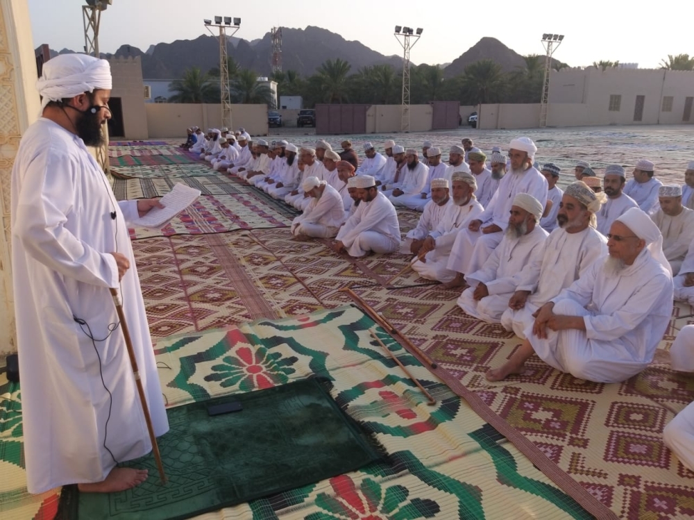 اهالي العوابي يؤدون صلاة الاستسقاء