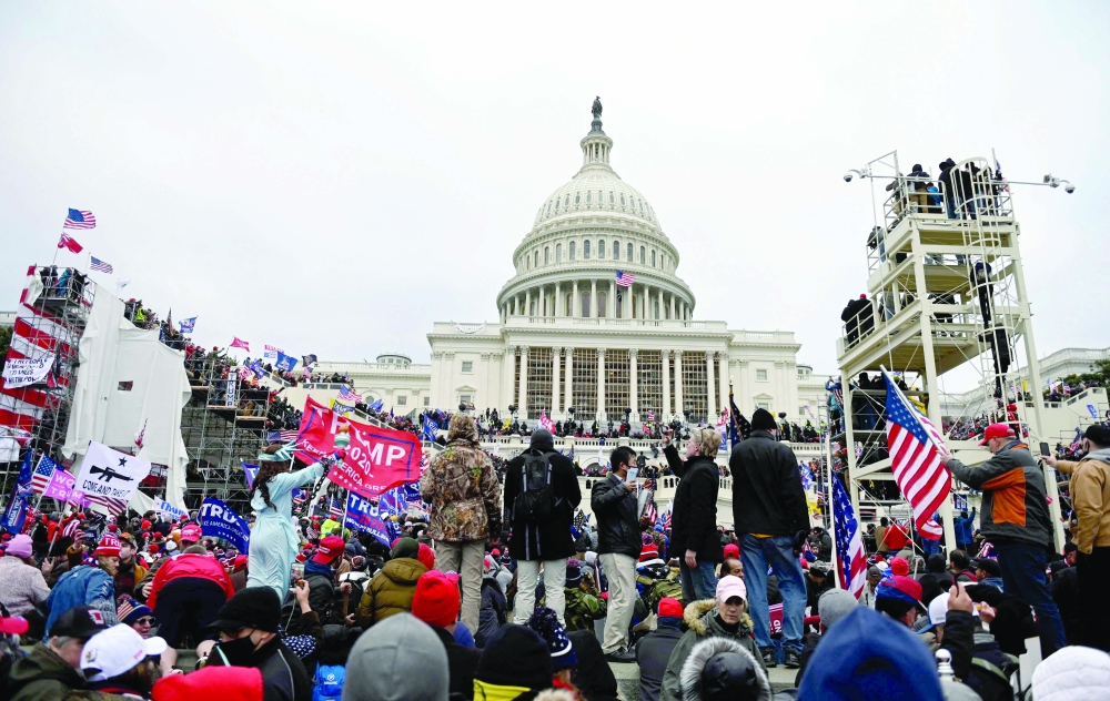 اقتحام الكونغرس “محاولة انقلابية” وترامب “في صلبها”