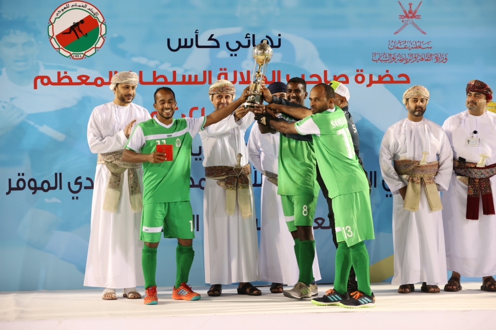 صحار يكرم بطل مسابقة كأس جلالة للهوكي ..الأثنين