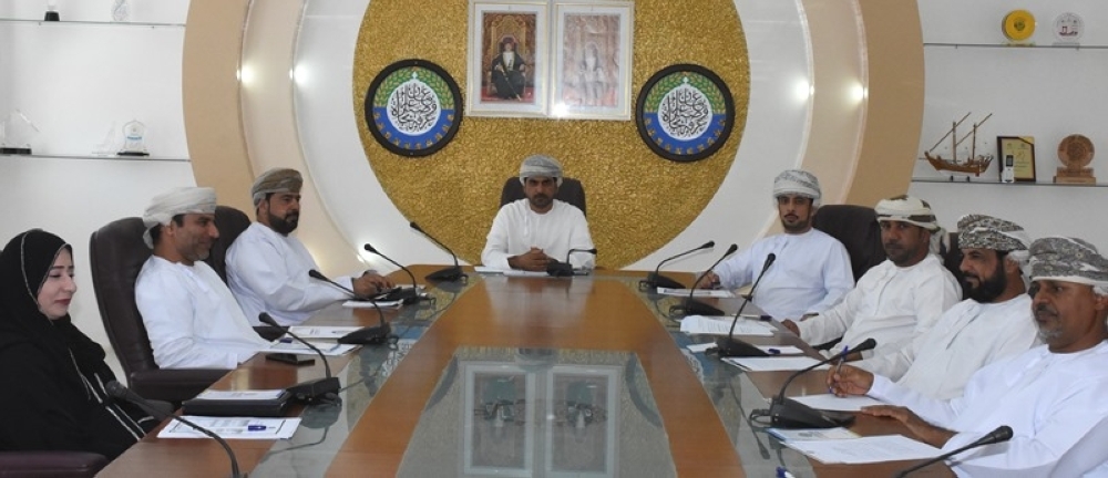 “غرفة الظاهرة” تعتزم إقامة معرض للمنتجات الوطنية وتسيير وفد تجاري إلى السعودية