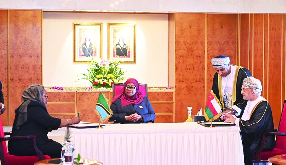 سلطنة عمان وتنزانيا توقعان مذكرات تفاهم في عدة مجالات 1 سلطنة عمان وتنزانيا توقعان مذكرات تفاهم في عدة مجالات