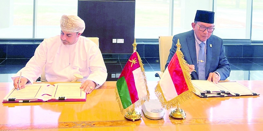 اتفاقية تعاون بين سلطنة عمان وإندونيسيا لزيادة الحركة الجوية بين مطارات البلدين