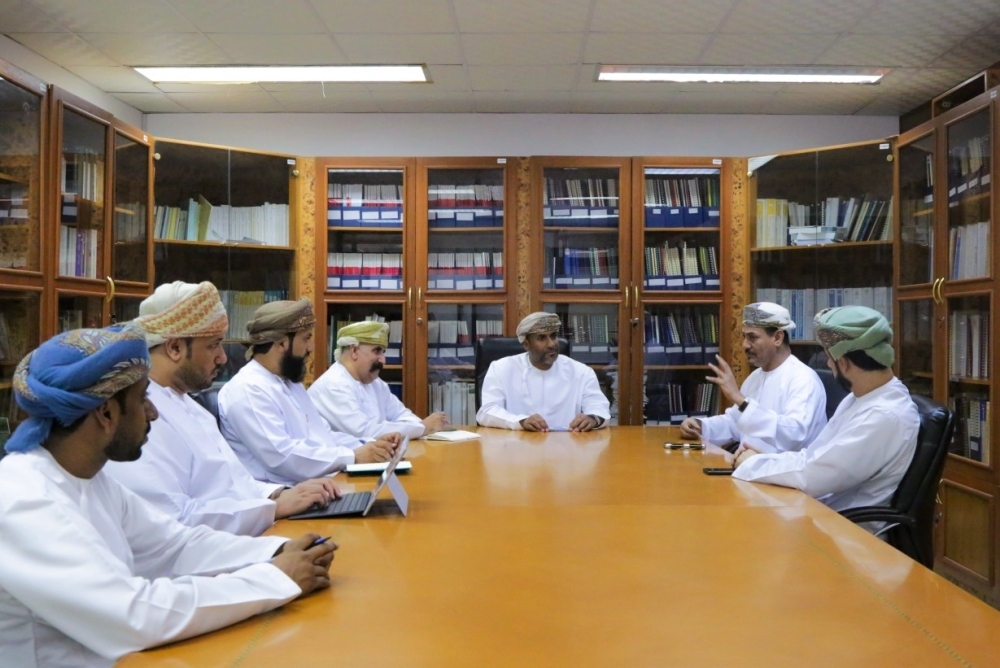 التجارة والصناعة تؤكد اتخاذ عدد من التدابير لضمان توفر الأسمنت في السوق المحلي