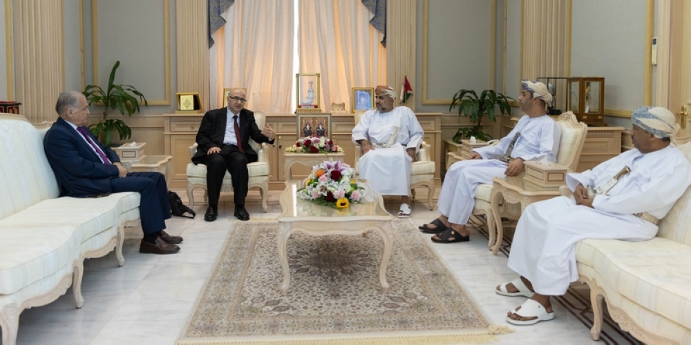 وفد فلسطيني يطلع على التجربة العُمانية في مجالات الإسكان والتخطيط العمراني