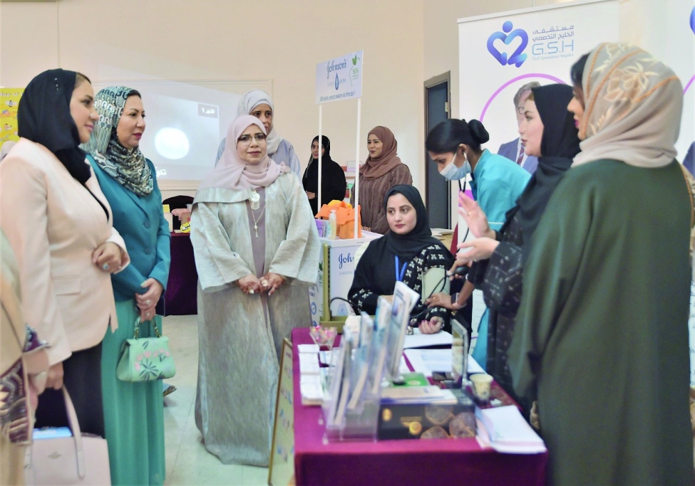 جمعية المرأة بمسقط تعرف بمهنة القبالة وأهميتها لتعزيز صحة الأم والطفل