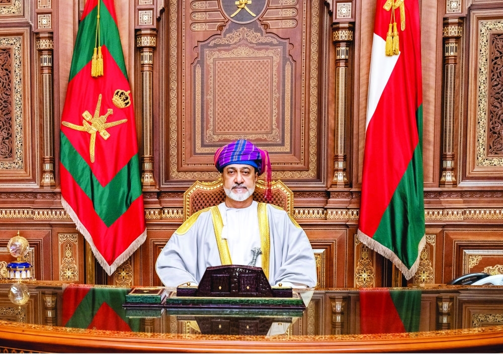 جلالة السلطان يصدر 13 مرسوما ساميا
إنشاء المجلس الأعلى للقضاء وإصدار نظام المحافظات وتعيين خمسة محافظين