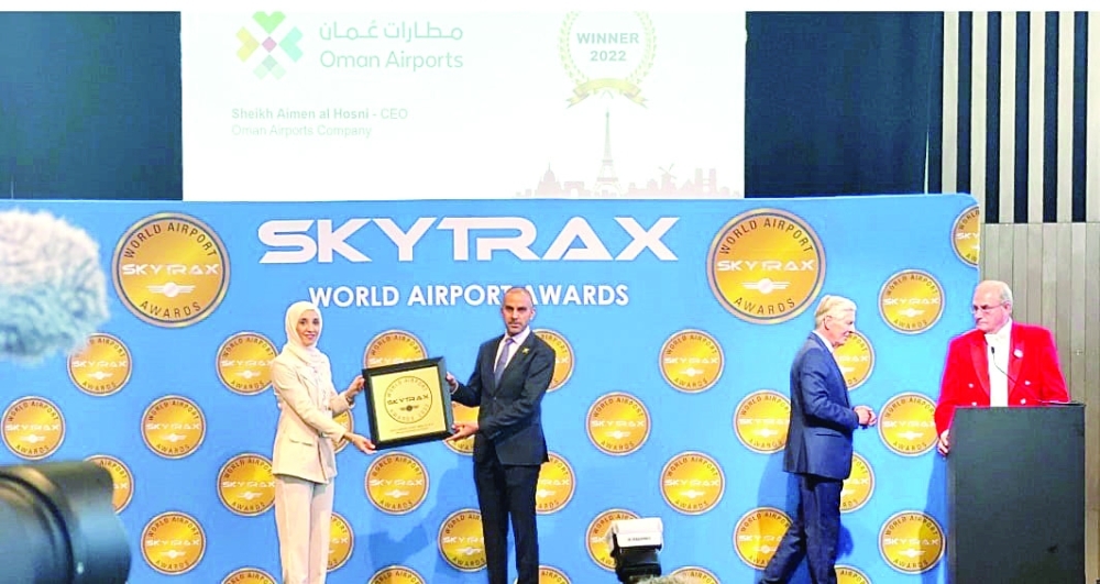مطار مسقط الدولي ينال جائزة أفضل موظفي مطار في الشرق الأوسط