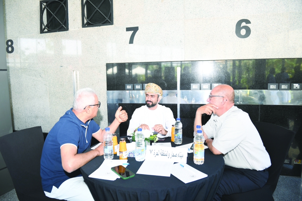 بحث الفرص الاستثمارية بين رجال الأعمال العمانيين والمصريين