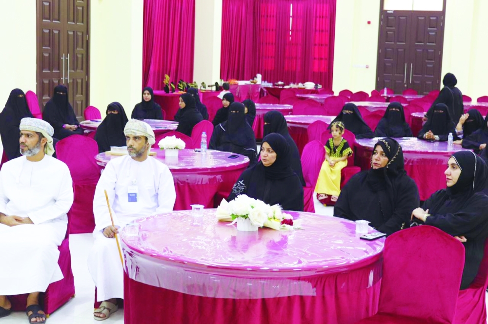 تخريج 18 متدربة من برنامج صناعة الأكسسوارات النحاسية