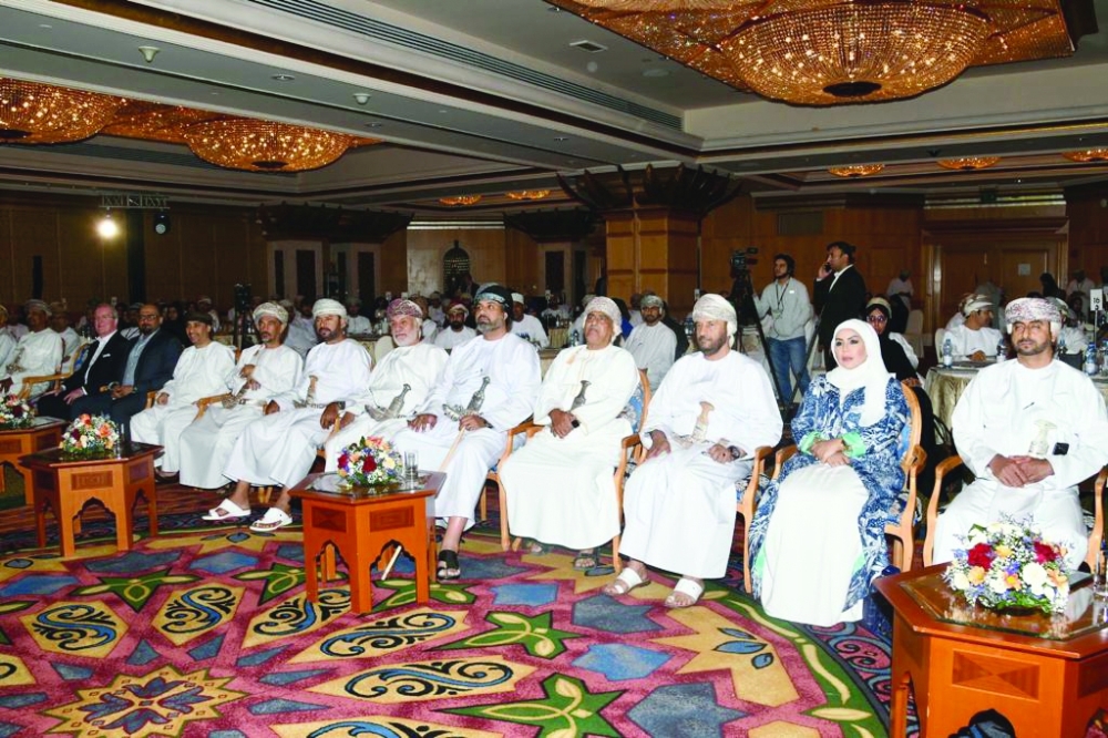 منتدى عُمان للموارد البشرية يدعو لدعم الارتقاء بالكفاءات الوطنية وتعزيز الشراكة بين القطاعين