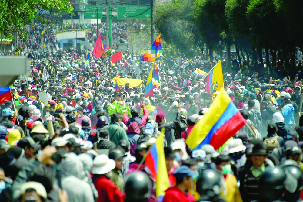 في اليوم العاشر للتظاهرات
السكان الأصليون يواصلون ضغطهم على الحكومة في الاكوادور