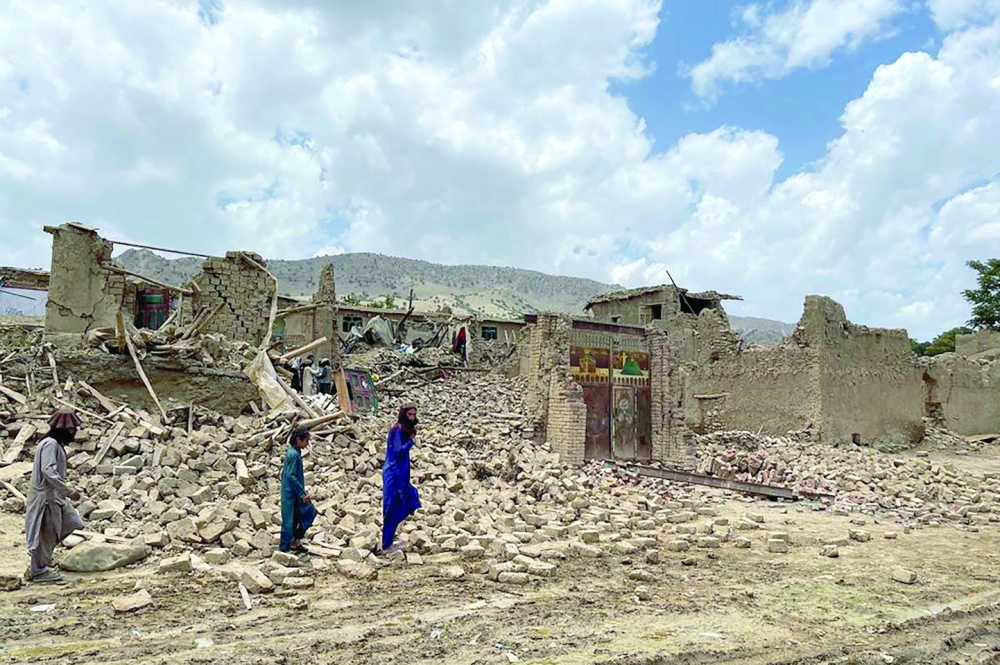 فرق الإنقاذ تواصل جهودها في ظروف صعبة بعد الزلزال أفغانستان