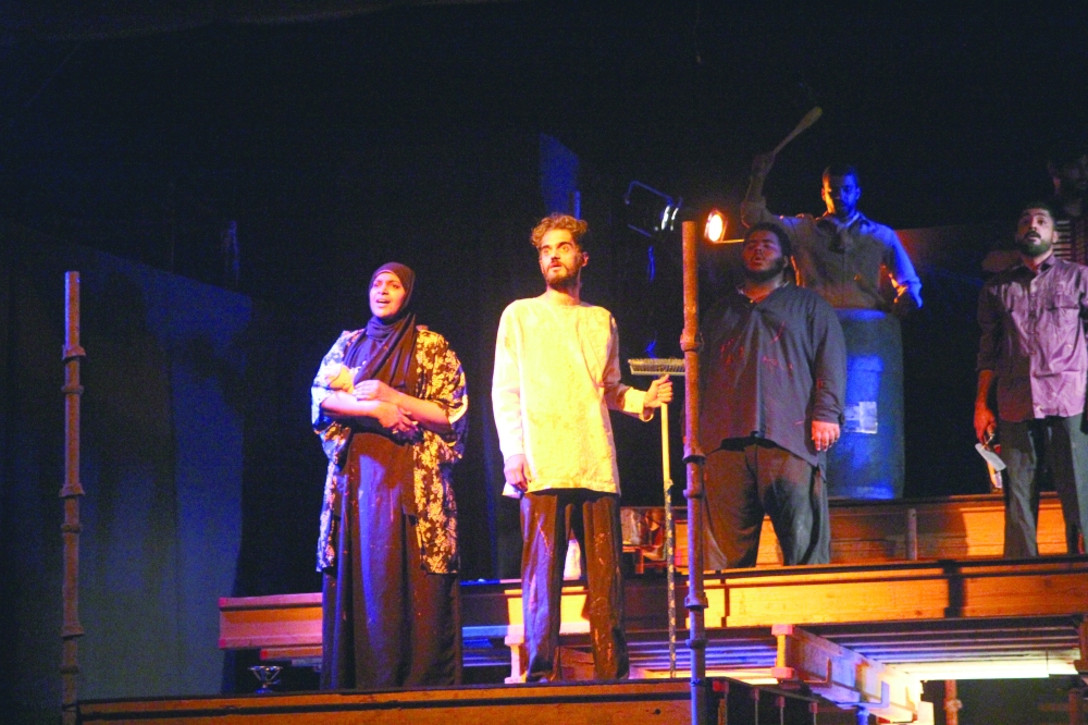 الأدب الساخر بين المسرح والسينما.. رسائل هادفة لعامة الجمهور بصورة رمزية