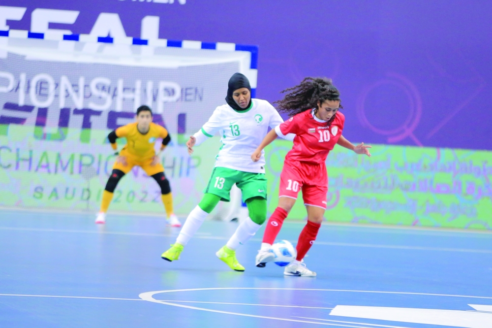 المنتخب النسائي يودّع غرب آسيا بخسارة من فلسطين.. ودعوة لتقييم المشاركة