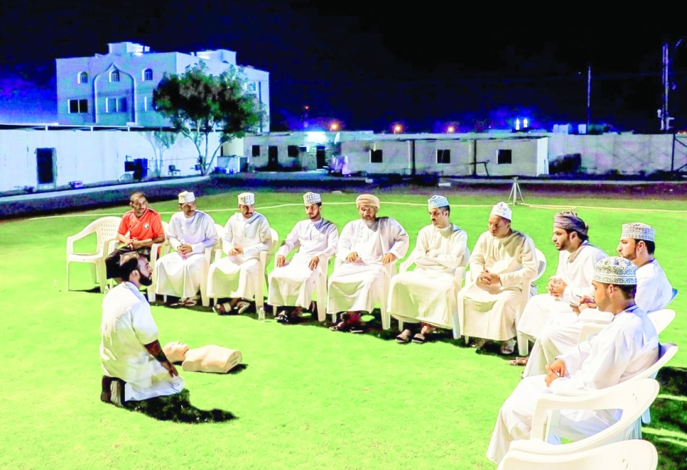 برنامج تدريبي في مجال الإسعافات الأولية وإصابات الملاعب بنادي المضيبي