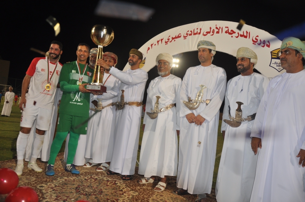 العراقي بطلاً للدورة الكروية بعبري