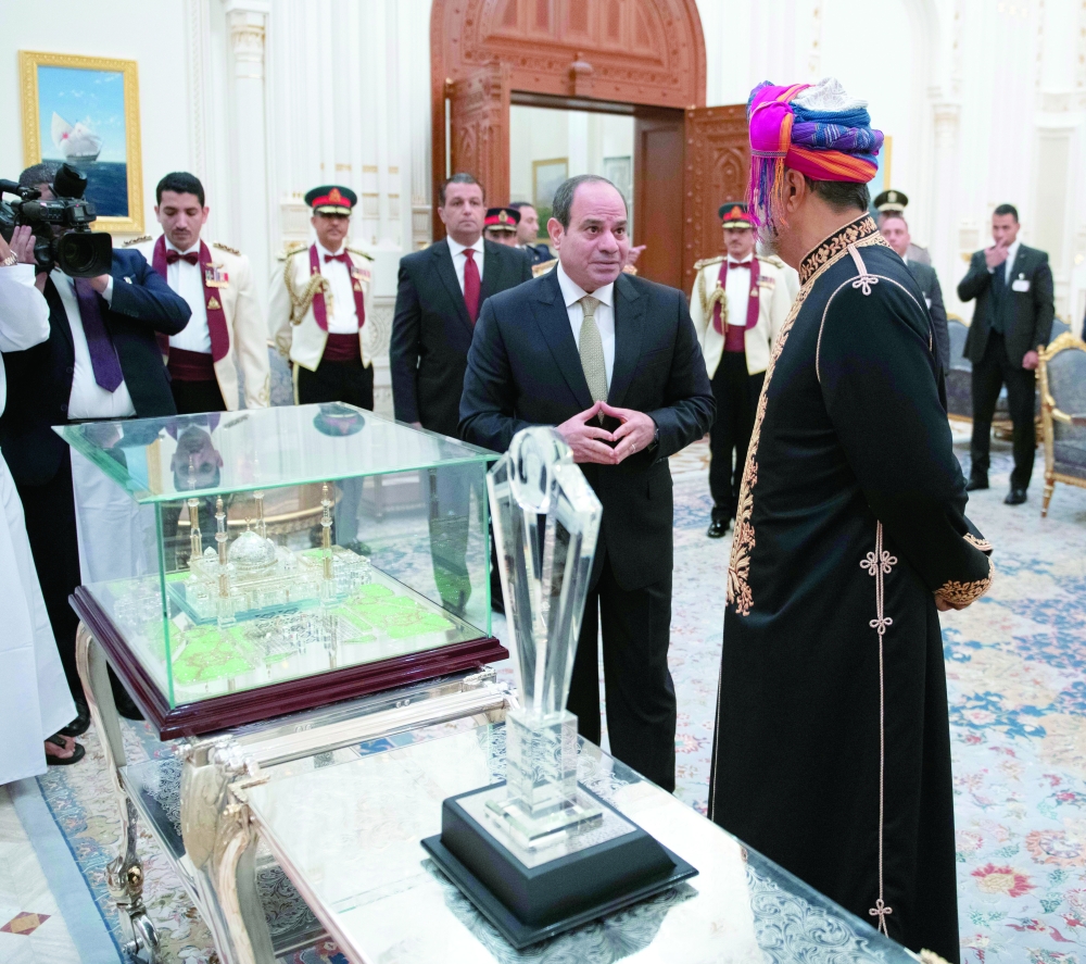 جلالة السلطان يقيم مأدبة عشاء تكريمًا  للرئيس عبدالفتاح السيسي