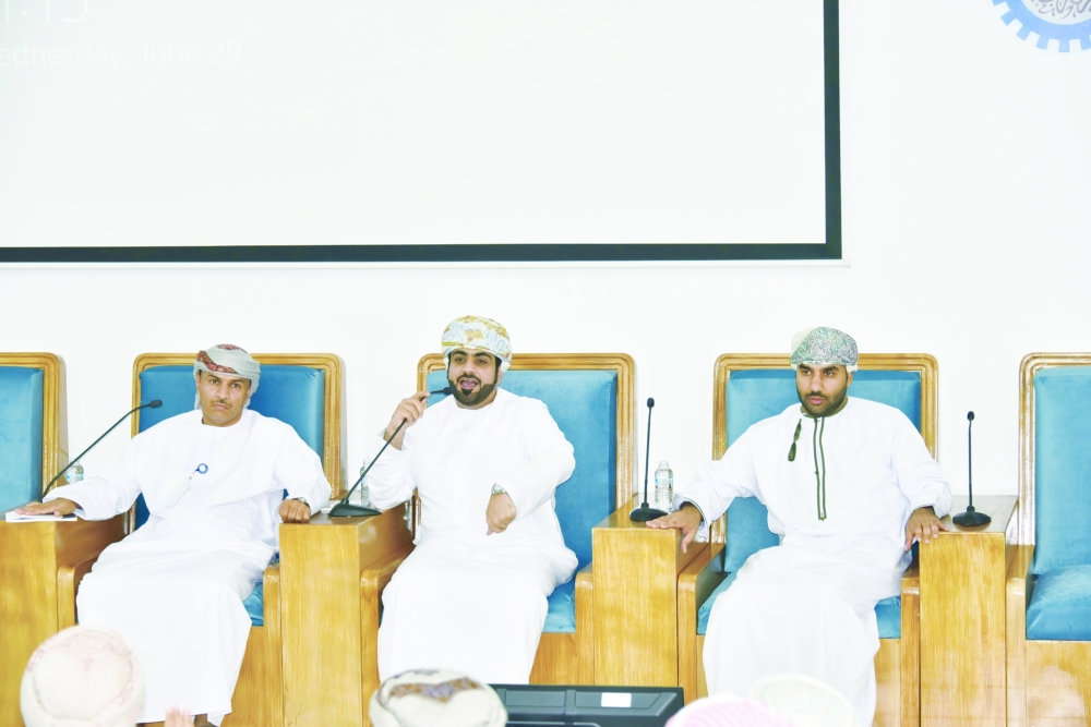 التعريف بالإطار القانوني لضريبة الدخل وضريبة القيمة المضافة في البريمي