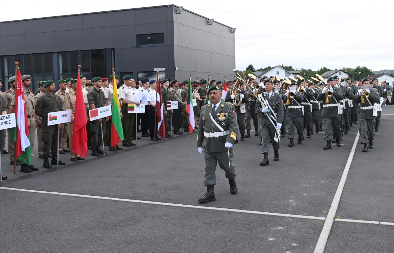 الفريق الوطني للقفز الحر يشارك في بطولة العالم العسكرية (السيزم )بالنمسا