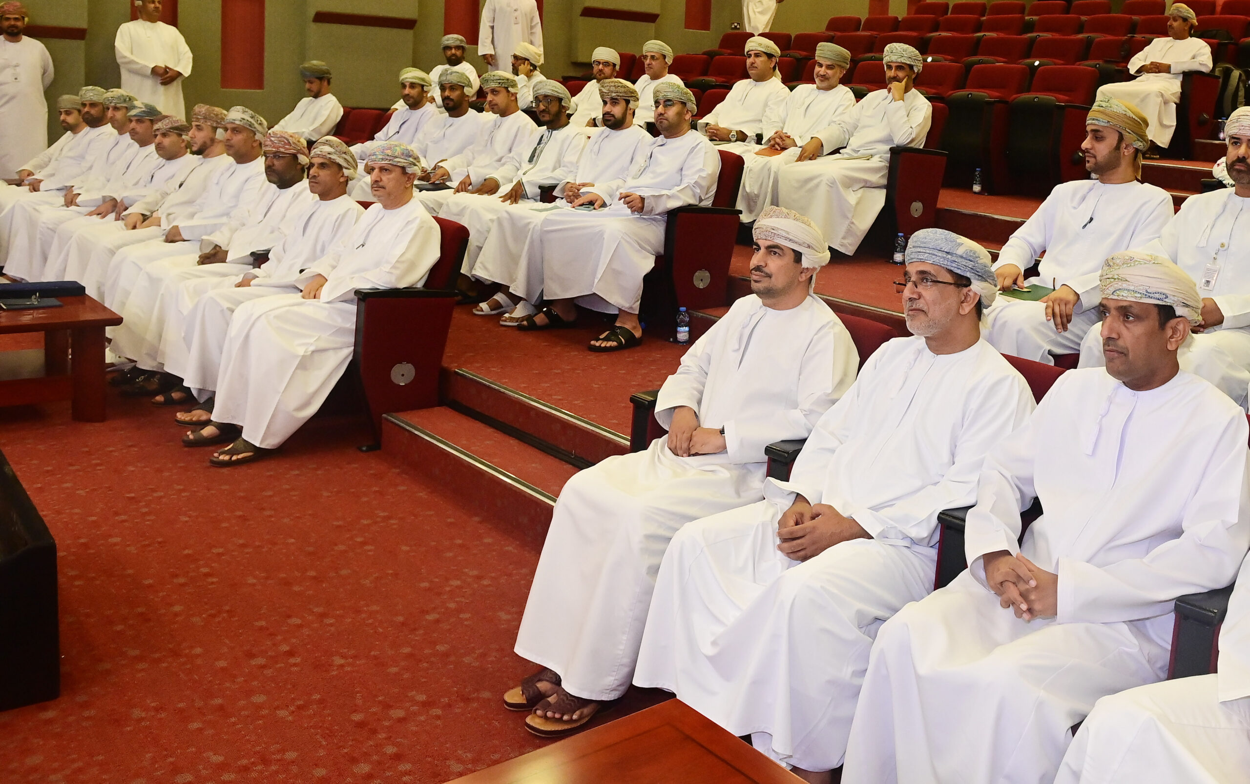 تراجع العجز الفعلي للميزانية العامة للدولة لعام 2021م بنسبة 4ر45 بالمائة