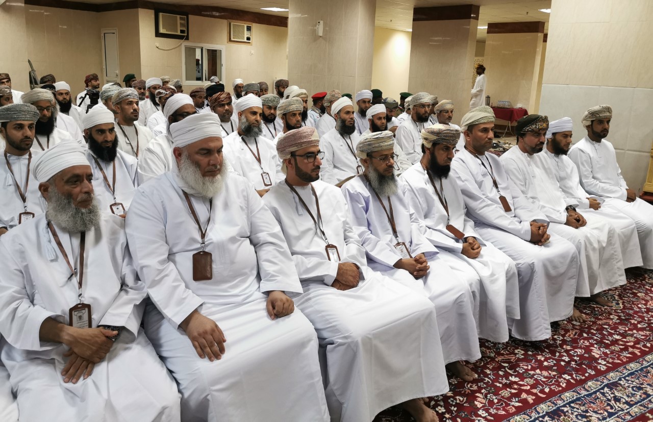 بعثة الحج العُمانية تجتمع برؤساء وأعضاء البعثة