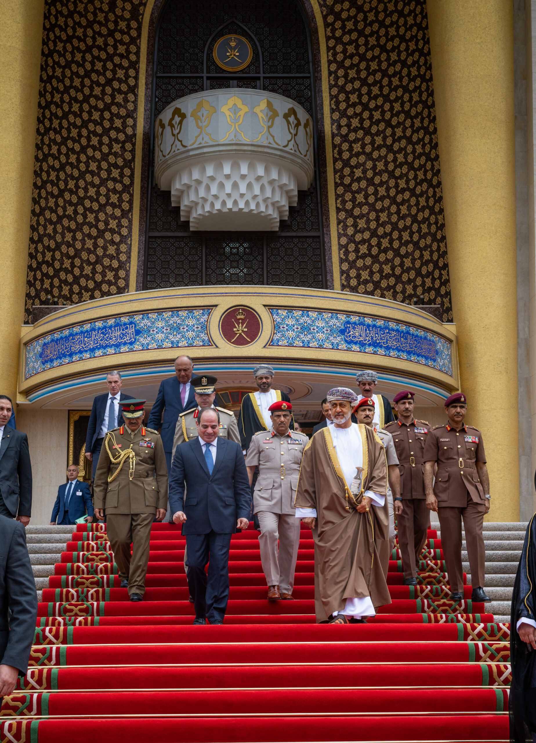 جلالة السُّلطان المعظم والرئيس المصري يعقدان لقاءً أخويًّا 2 62bad4274ae31 scaled