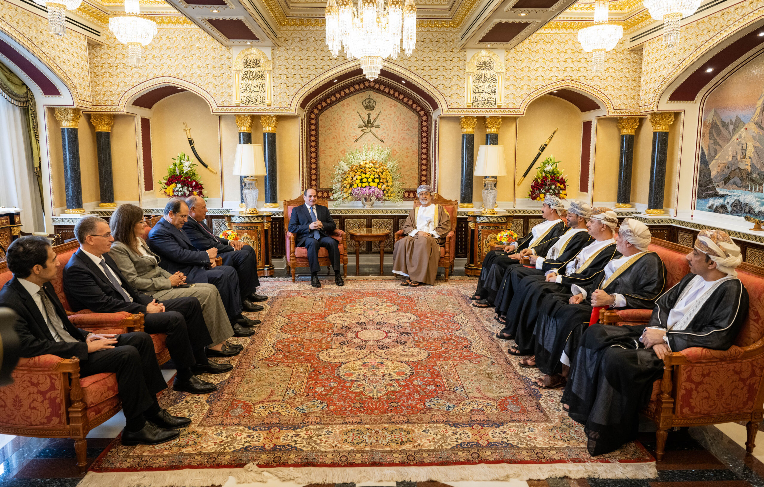 جلالة السُّلطان المعظم والرئيس المصري يعقدان لقاءً أخويًّا 3 62bad4275f547 scaled