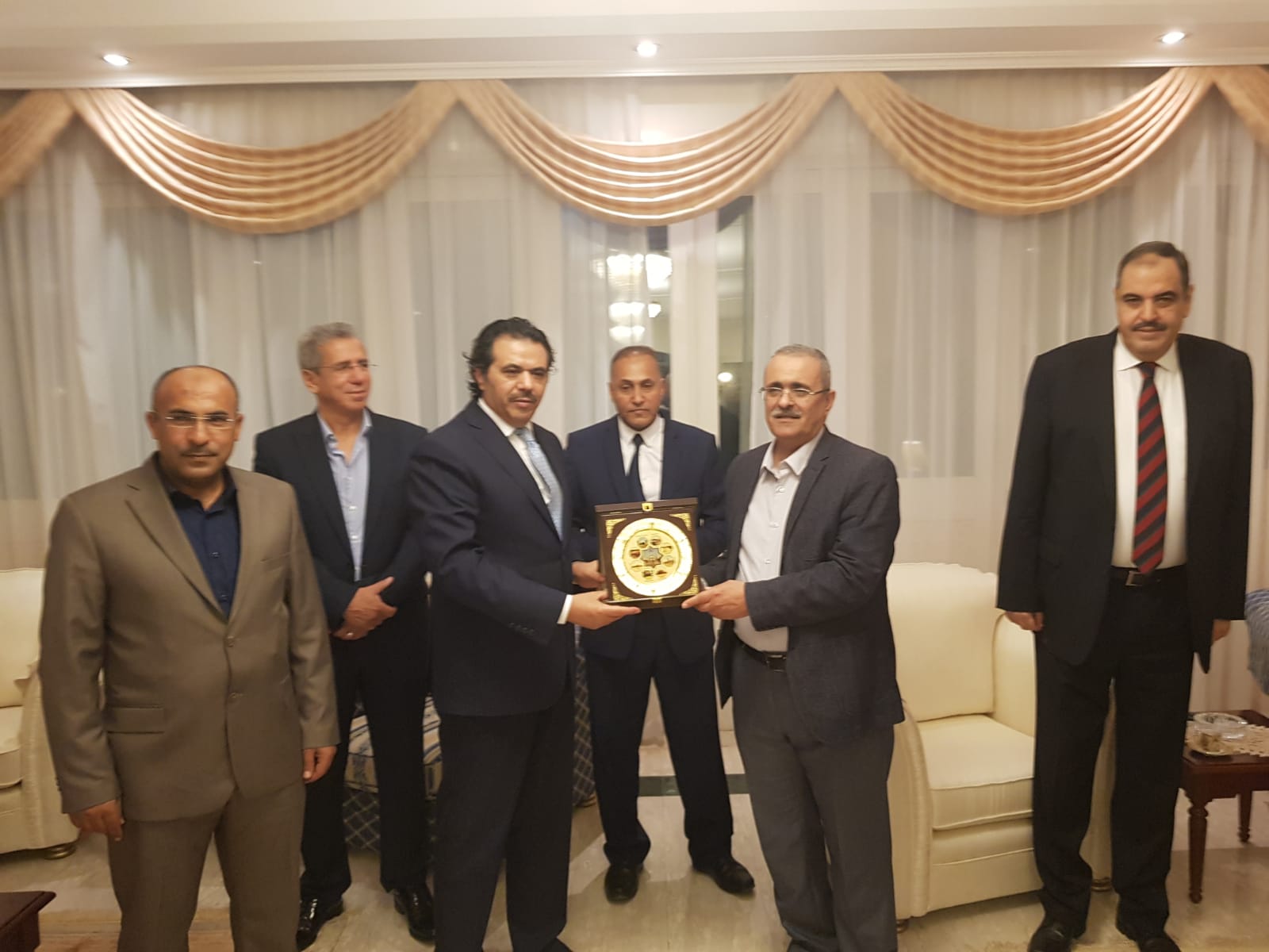 السفير القهيوي يلتقي وفدين يزورا سلطنة عُمان