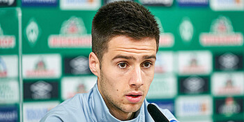 فيردر بريمن يمدد عقد لاعبه البلغاري إيليا جروف