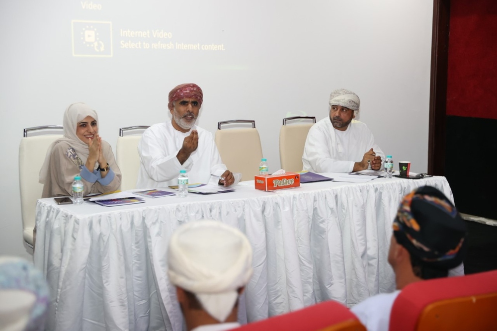 وزارة الثقافة والرياضة والشباب تلتقي بالفرق المسرحية