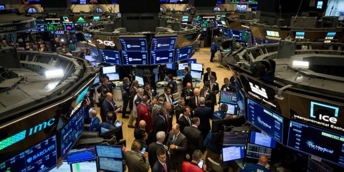 وول ستريت ترتفع في بداية التعاملات