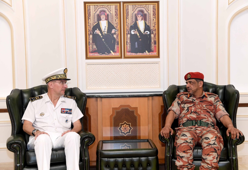 آمر كلية الدفاع الوطني يستقبل قائد القوات الفرنسية في المحيط الهندي