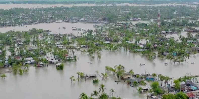 حصيلة ضحايا الفيضانات ترتفع إلى 82 شخصًا في بنجلاديش