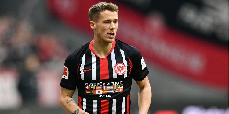 آينتراخت فرانكفورت يعلن انتقال مدافعه إيريك دورم إلى كايزر سلاوترن