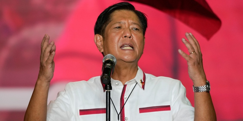 فرديناند ماركوس الابن يؤدي اليمين الدستورية رئيسًا للفلبين