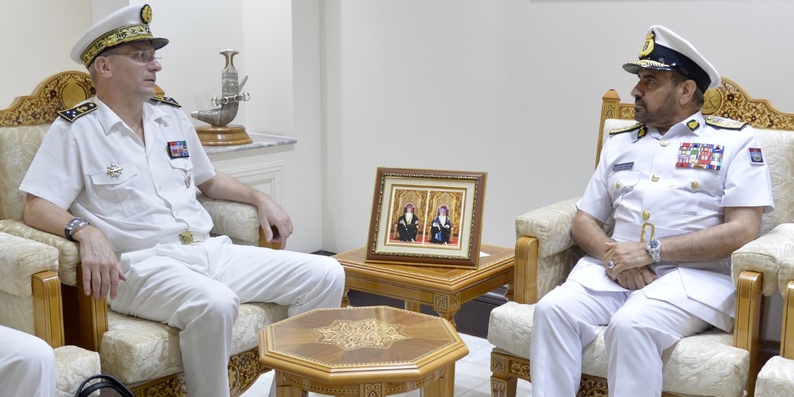 رئيس أركان قوات السلطان المسلحة يستقبل قائد القوات الفرنسية