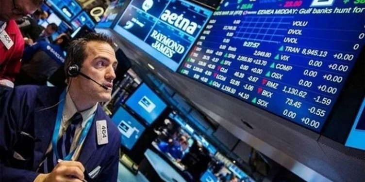 وول ستريت ينخفض وسط تصاعد مخاوف النمو