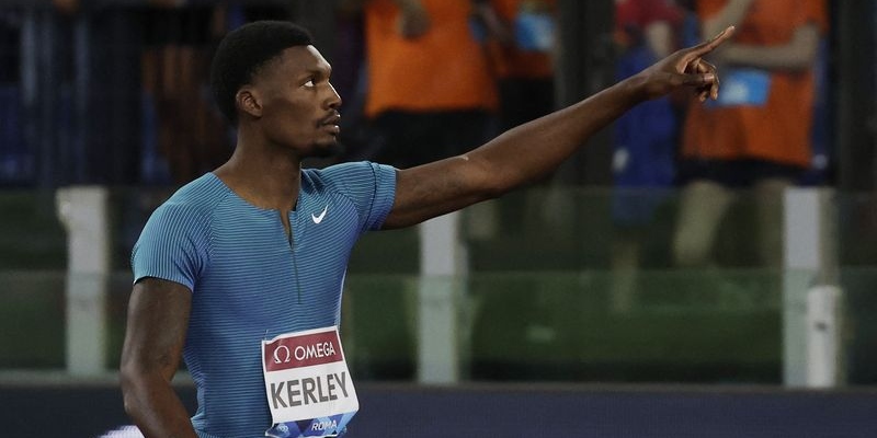 كيرلي يحقق أفضل زمن هذا العام في سباق 100 متر
