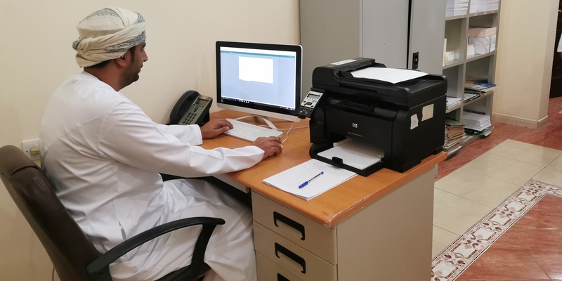 بعثة الحج العُمانية تواصل استكمال بيانات الحجاج إلكترونيًّا