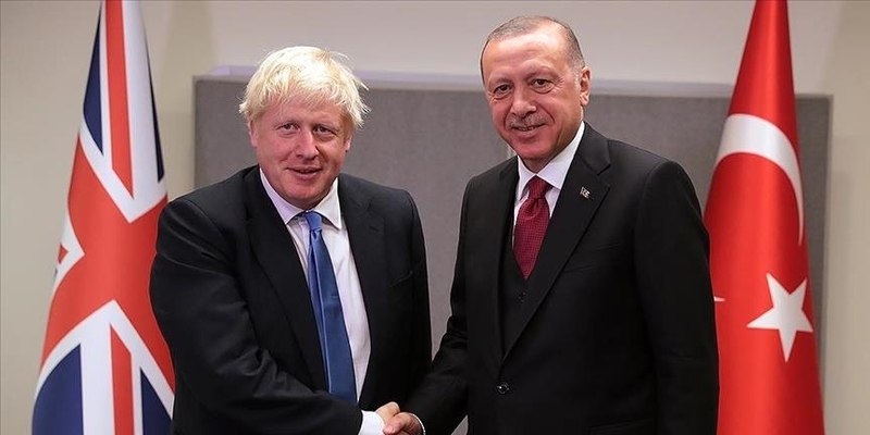 أردوغان وجونسون يبحثان العلاقات الثنائية وملفات إقليمية