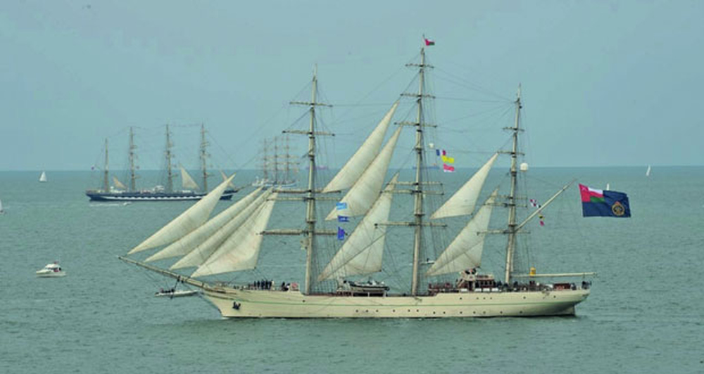 سفينة ( شباب عمان الثانية ) تغادر مدينة كيل الألمانية متجهة إلى السويد