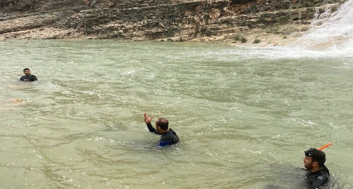 Man drowns in Wadi Darbat, search on for missing person in Sohar 1 Man drowns in Wadi Darbat, search on for missing person in Sohar
