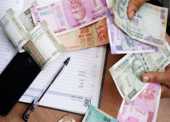 Rupee slumps against US dollar, exchange rate per Omani Rial rises