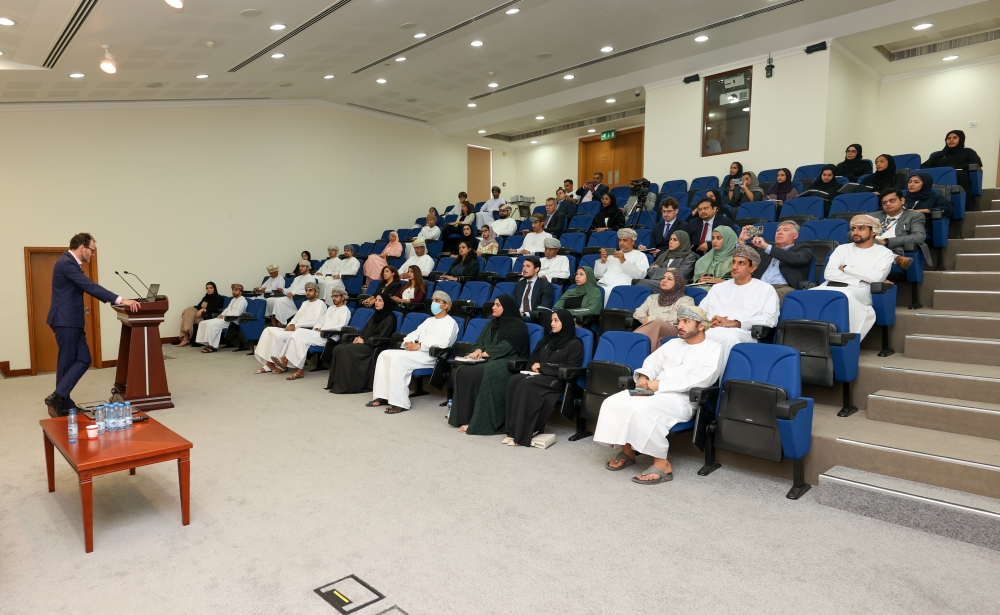 فعالية قانونية تناقش الاعتبارات المؤثرة على قرارات الاستثمار