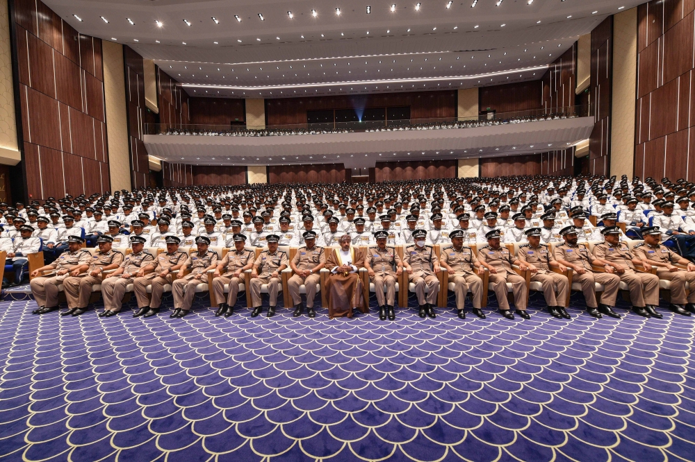 تخريج دفعتين من الضباط الجامعيين وعدد من دورات التأهيل بكلية الشرطة