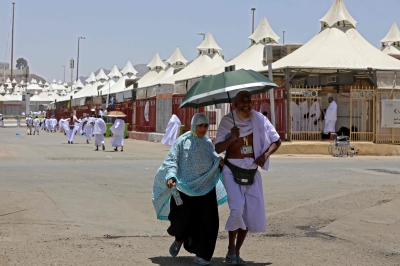 Pilgrims stream out of Mecca for Haj high point