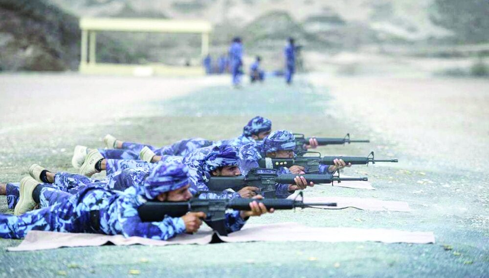 فريق وحدة شرطة المهام الخاصة بعبري يحصد
درع المسابقة السنوية للرماية 1 فريق وحدة شرطة المهام الخاصة بعبري يحصد
درع المسابقة السنوية للرماية